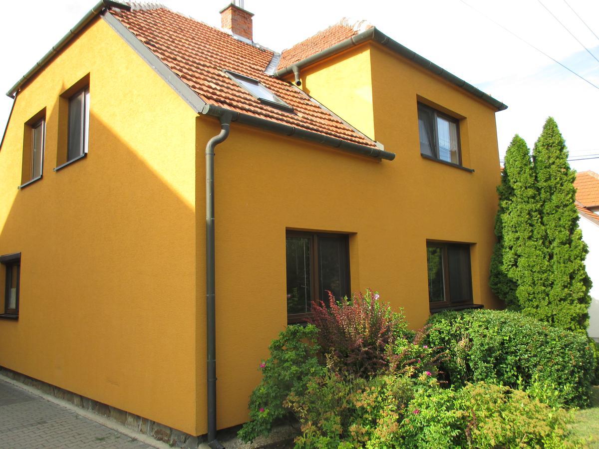 Rd Cerncin Bucovice Apartment Exterior photo
